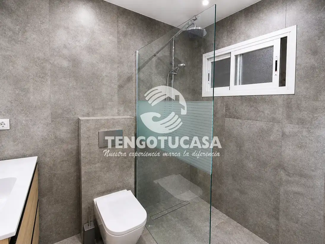 Baño de Piso en venta en Madrid con Aire acondicionado, Calefacción y Amueblado