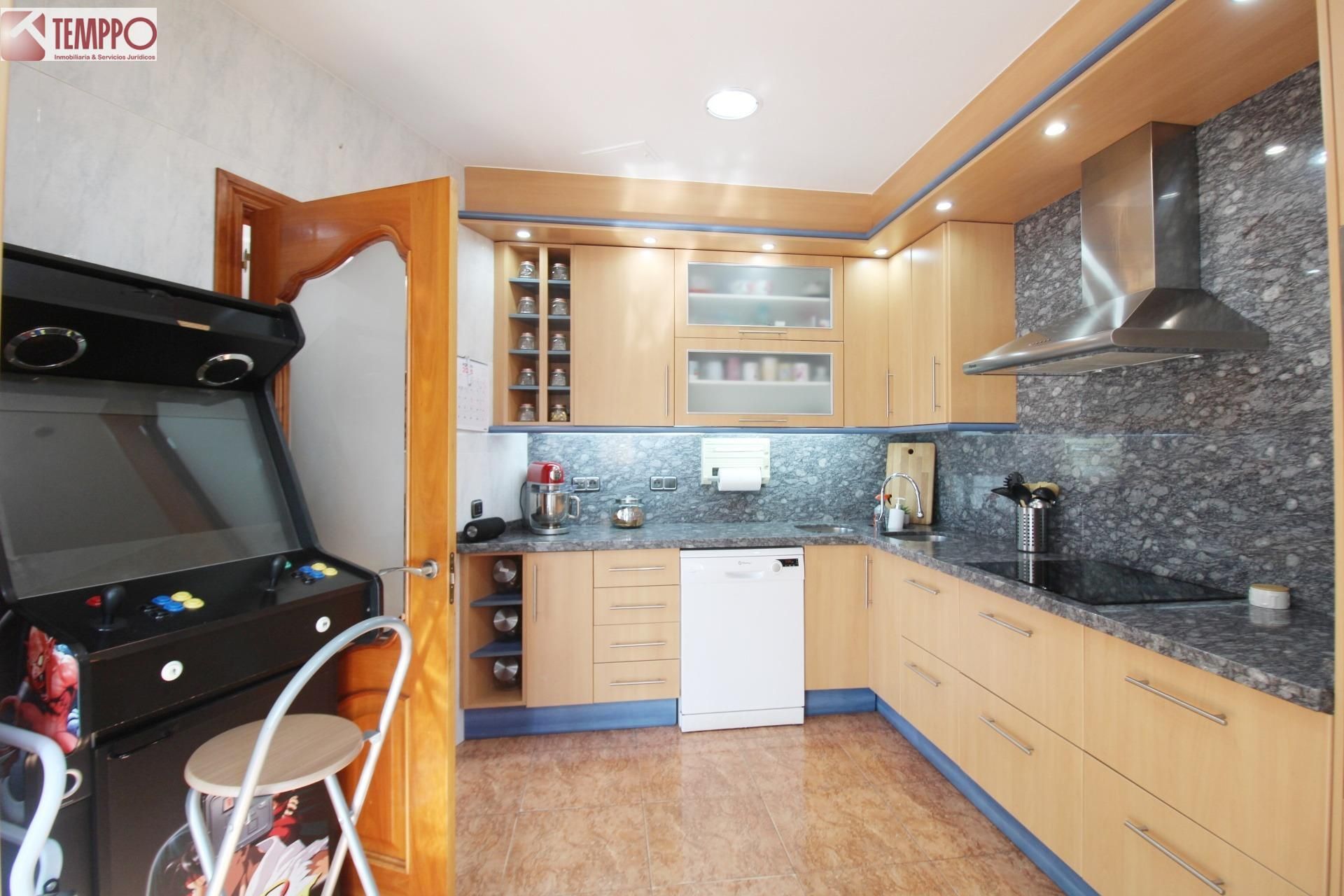 Cuina de Pis en venda en El Vendrell amb Calefacció, Terrassa i Balcó