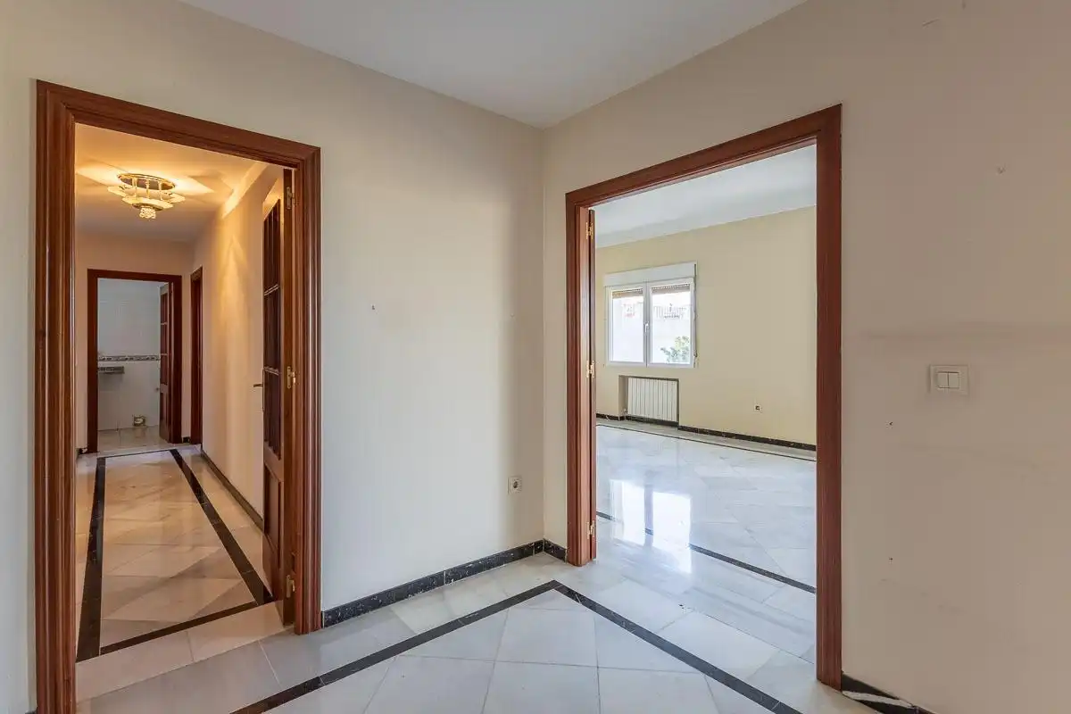 Flat for rent in Granada  with Air Conditioner and Heating