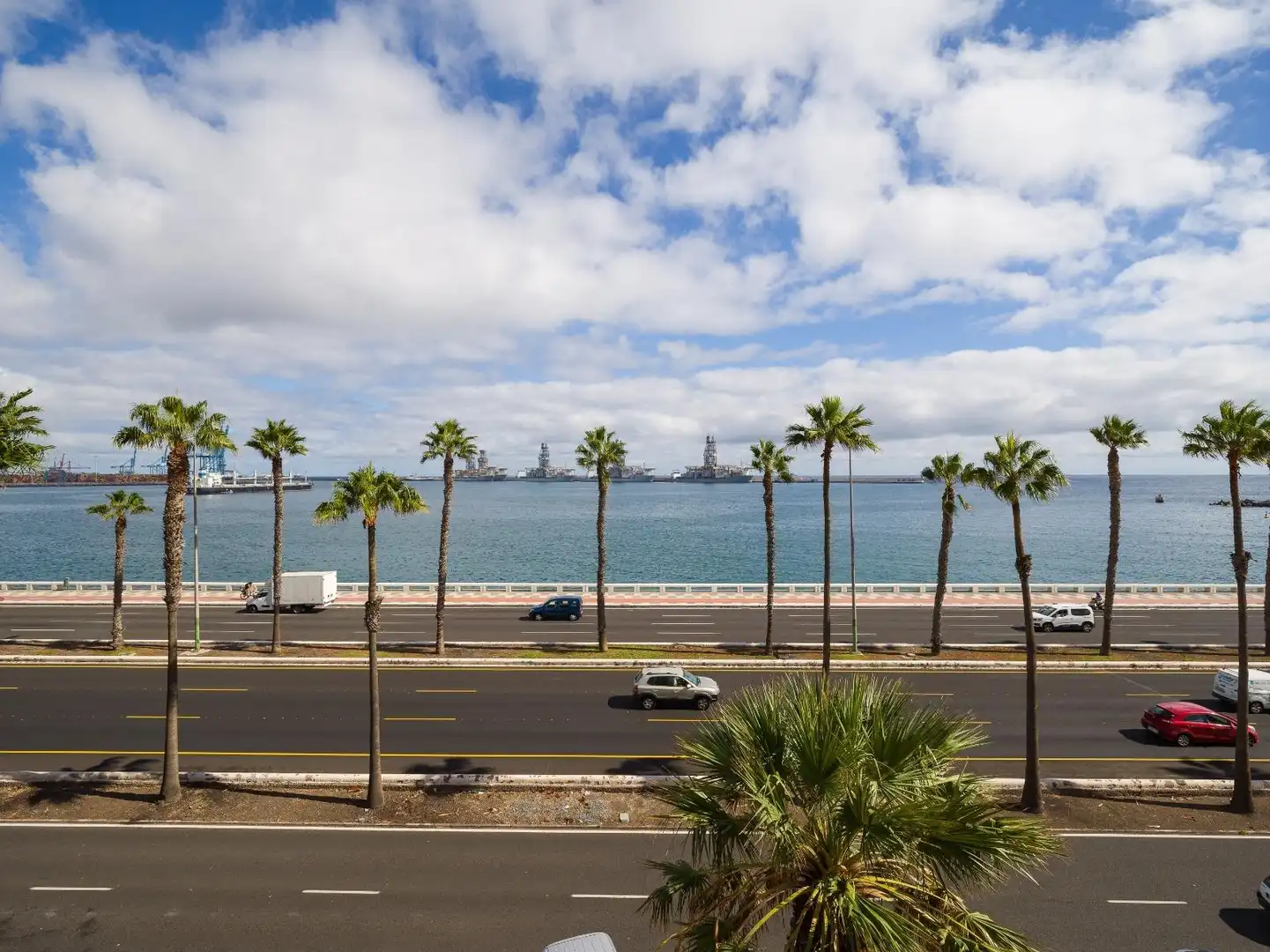 Vista exterior de Pis en venda en Las Palmas de Gran Canaria amb Aire condicionat, Terrassa i Traster