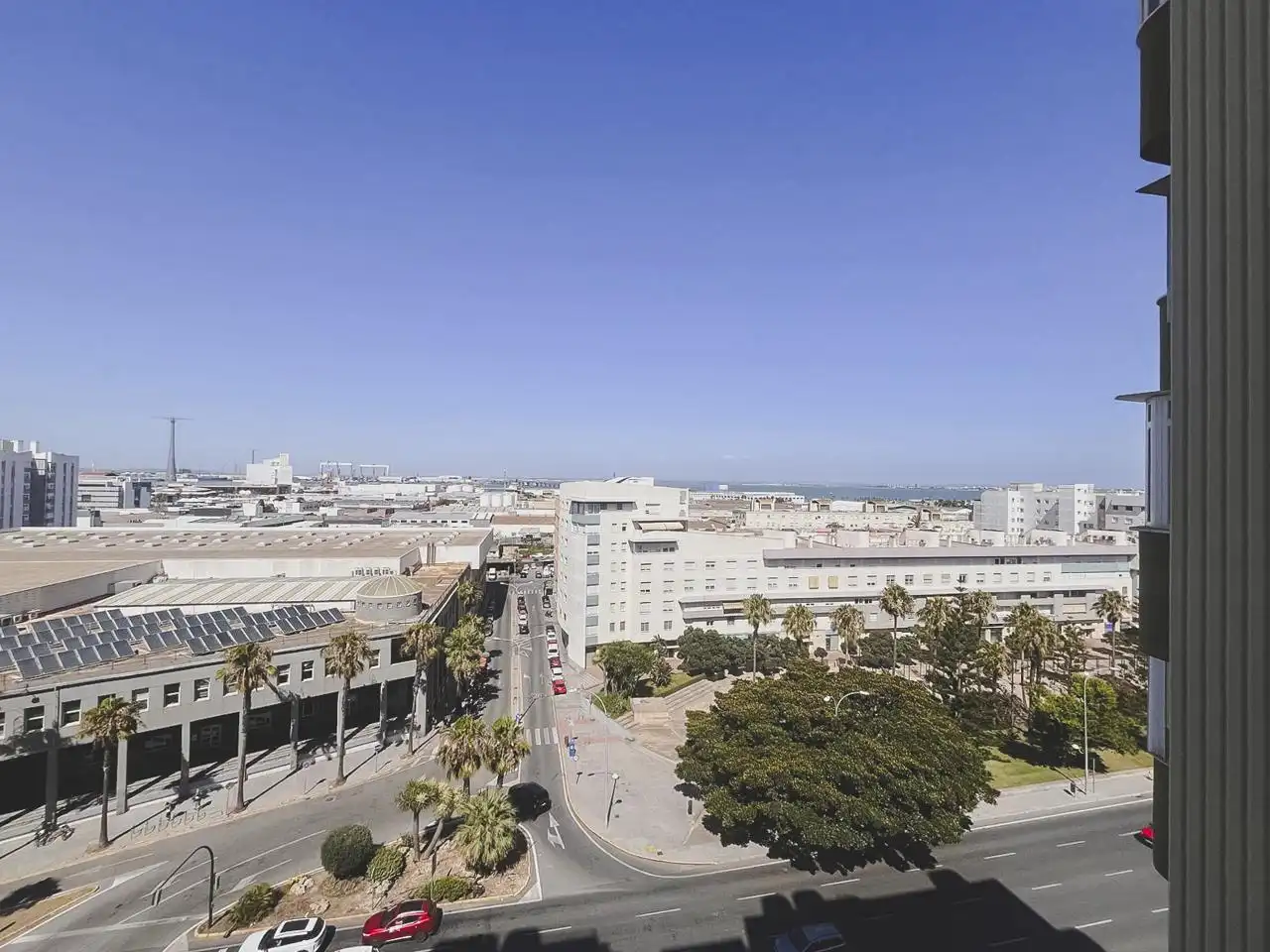 Vista exterior de Piso en venta en Cádiz con Aire acondicionado