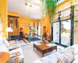 Living room of House or chalet for sale in  Granada Capital  with Heating, Private garden and Terrace
