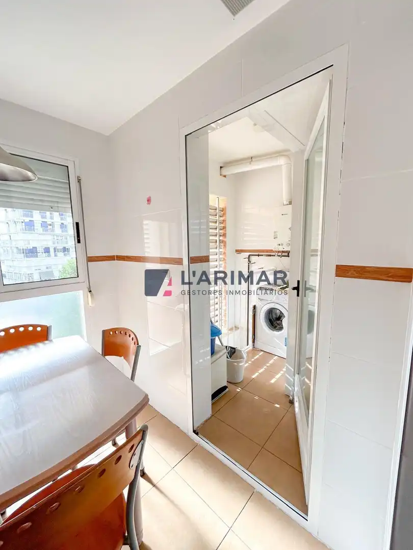 Habitación de Apartamento en venta en Alicante / Alacant con Aire acondicionado, Jardín privado y Terraza