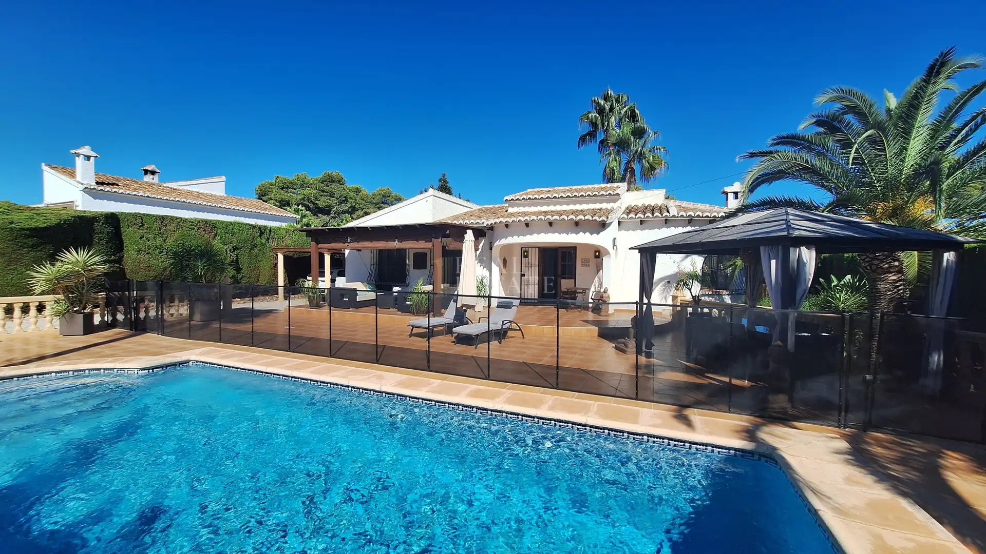 Casa con piscina en venta en Calle Piloter, imagen 3