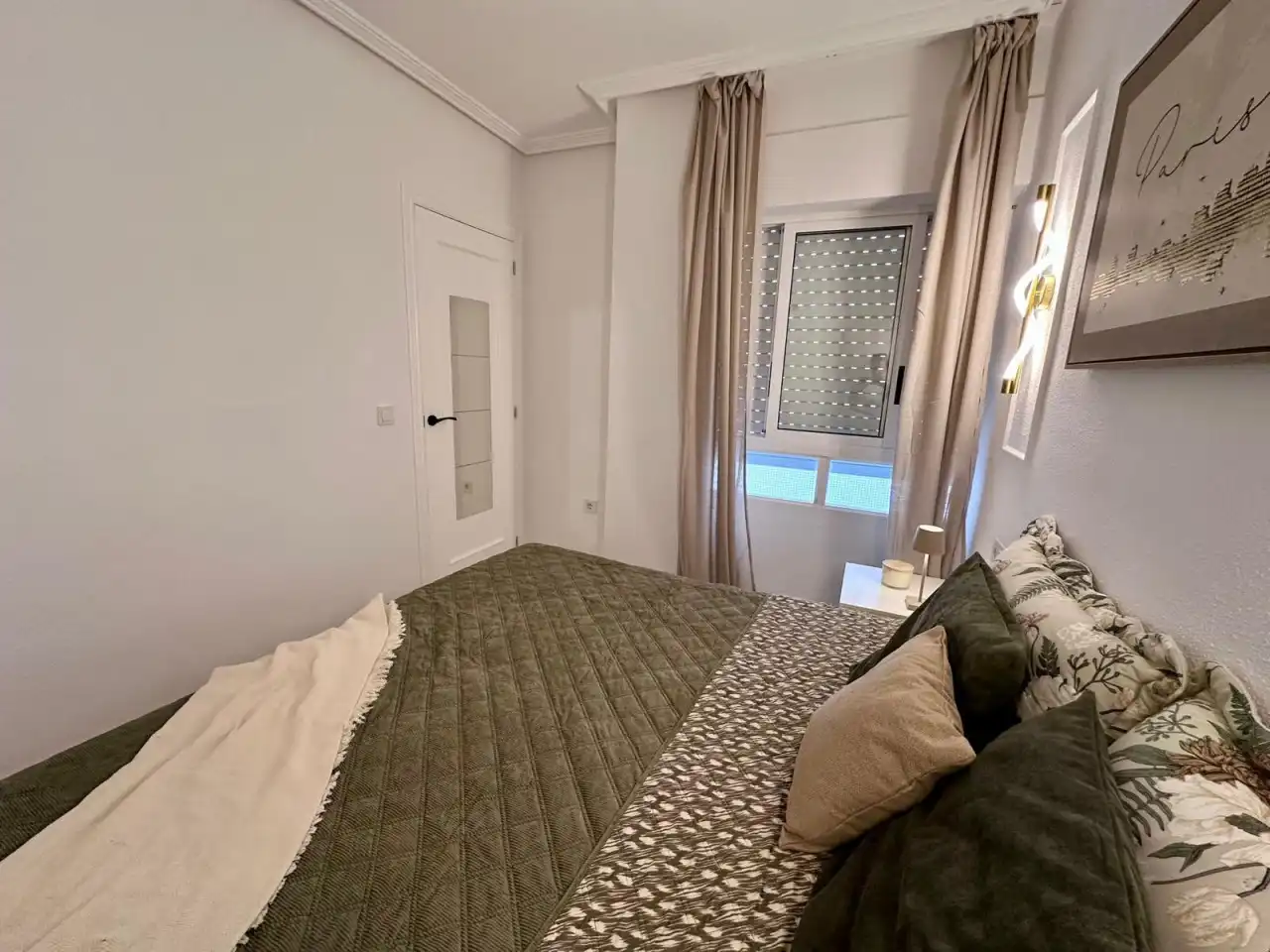 Habitación de Piso en venta en Torrevieja con Aire acondicionado, Calefacción y Terraza