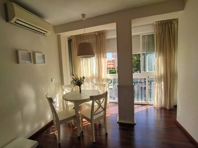 Piso en Alquiler en Calle Lamarque de Novoa en Cruz Roja