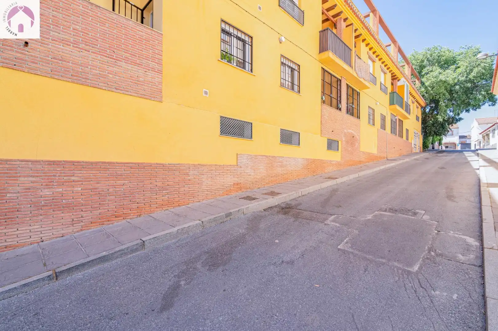 Vista exterior de Planta baixa en venda en La Zubia amb Aire condicionat, Calefacció i Moblat