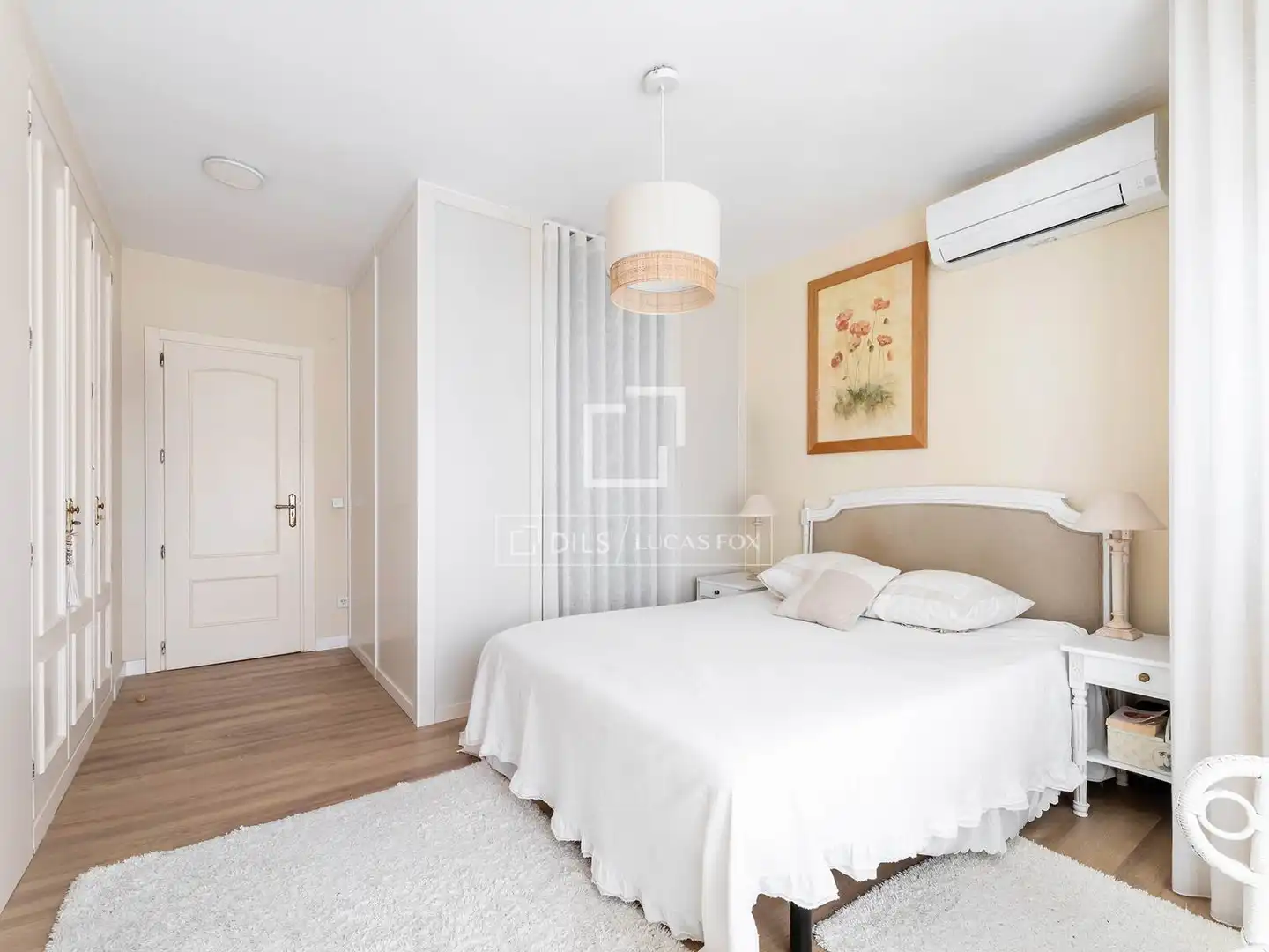 Dormitori de Casa o xalet en venda en Majadahonda amb Aire condicionat, Jardí privat i Terrassa