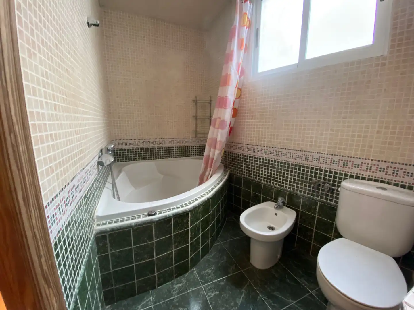 Baño de Piso en venta en Castellón de la Plana / Castelló de la Plana con Calefacción, Parquet y Trastero