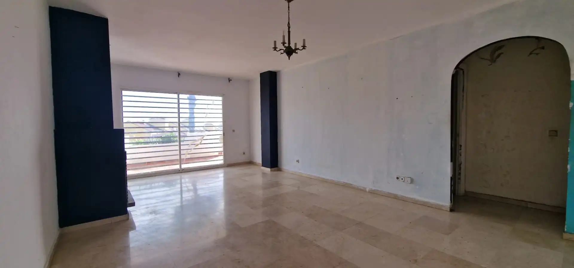 Piso en venta en Estepona con Jardín privado, Terraza y Piscina
