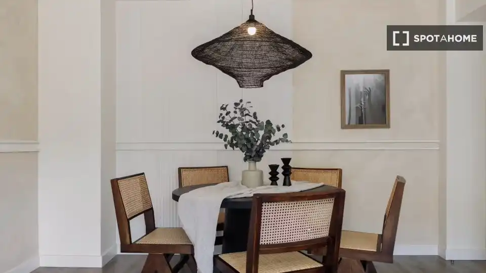 Menjador de Apartament per a compartir en Barcelona amb Aire condicionat, Terrassa i Moblat