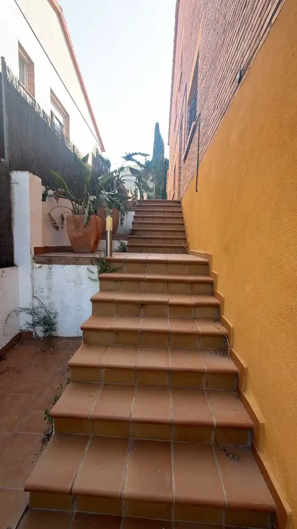 Außenansicht von Haus oder Chalet zum Verkauf in Calafell mit Heizung, Privatgarten und Terrasse