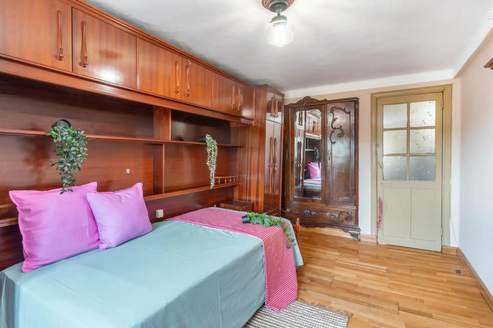 Habitación de Casa o chalet en venta en Sariego con Calefacción, Terraza y Amueblado