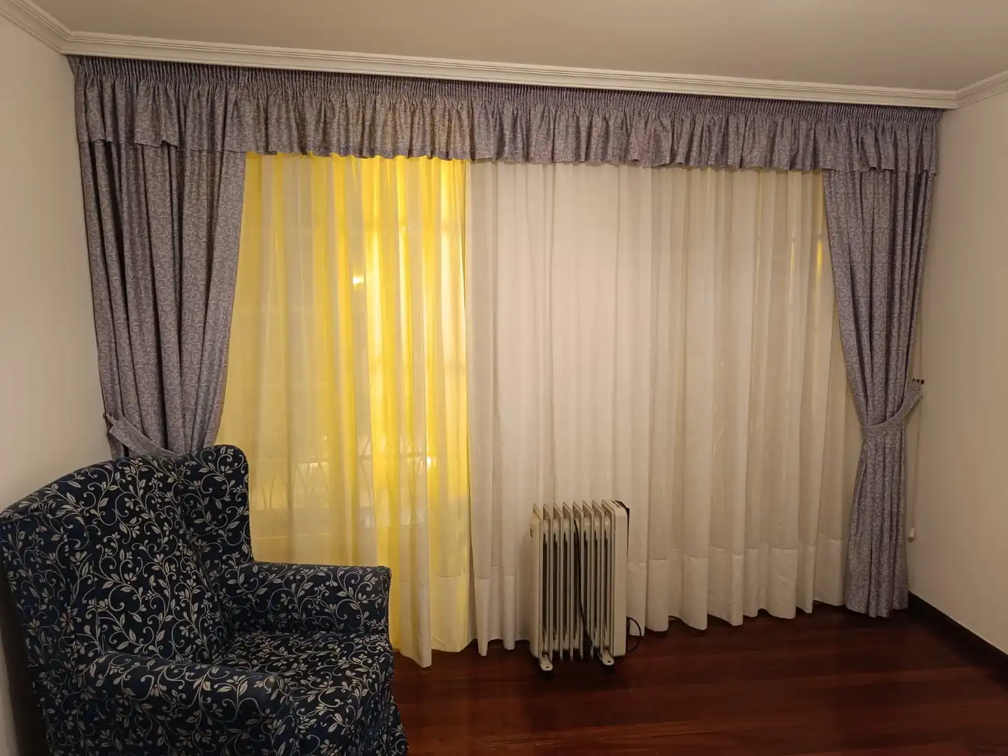 Habitación de Piso en venta en Santiago de Compostela  con Calefacción, Amueblado y Balcón