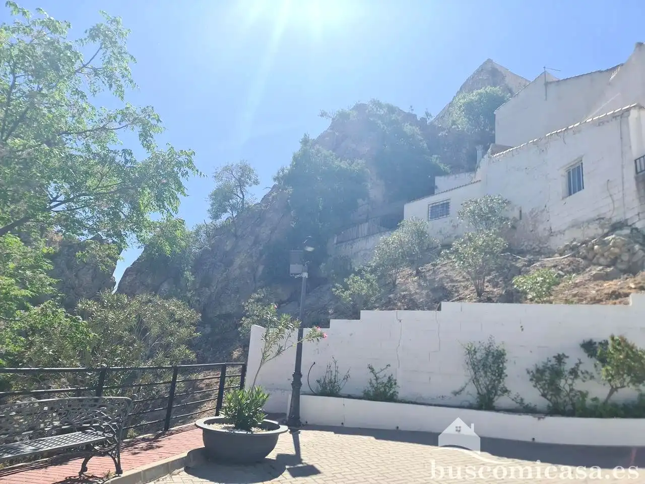 Vista exterior de Casa o xalet en venda en Huelma amb Aire condicionat, Calefacció i Jardí privat