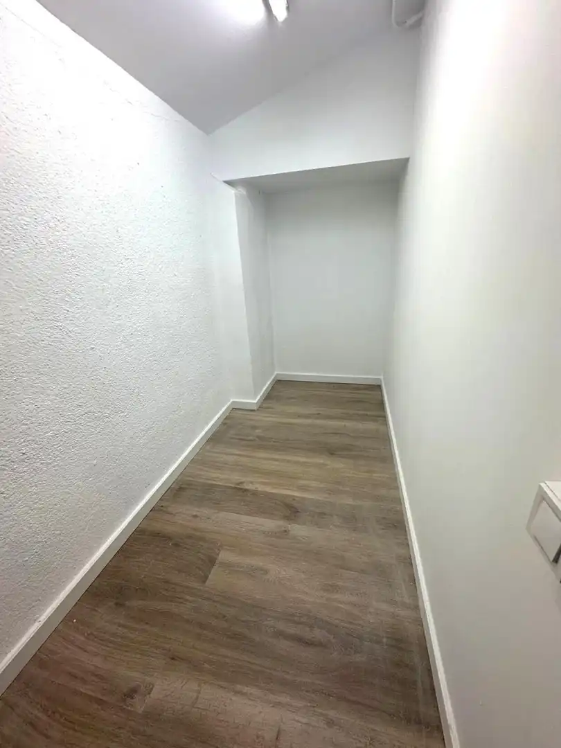 Fabrikhallen zur Miete in Singuerlín