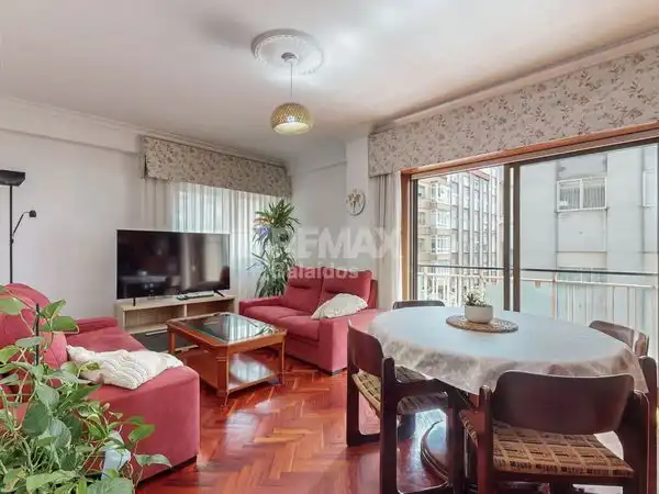Sala de estar de Piso en venta en Vigo  con Calefacción y Parquet
