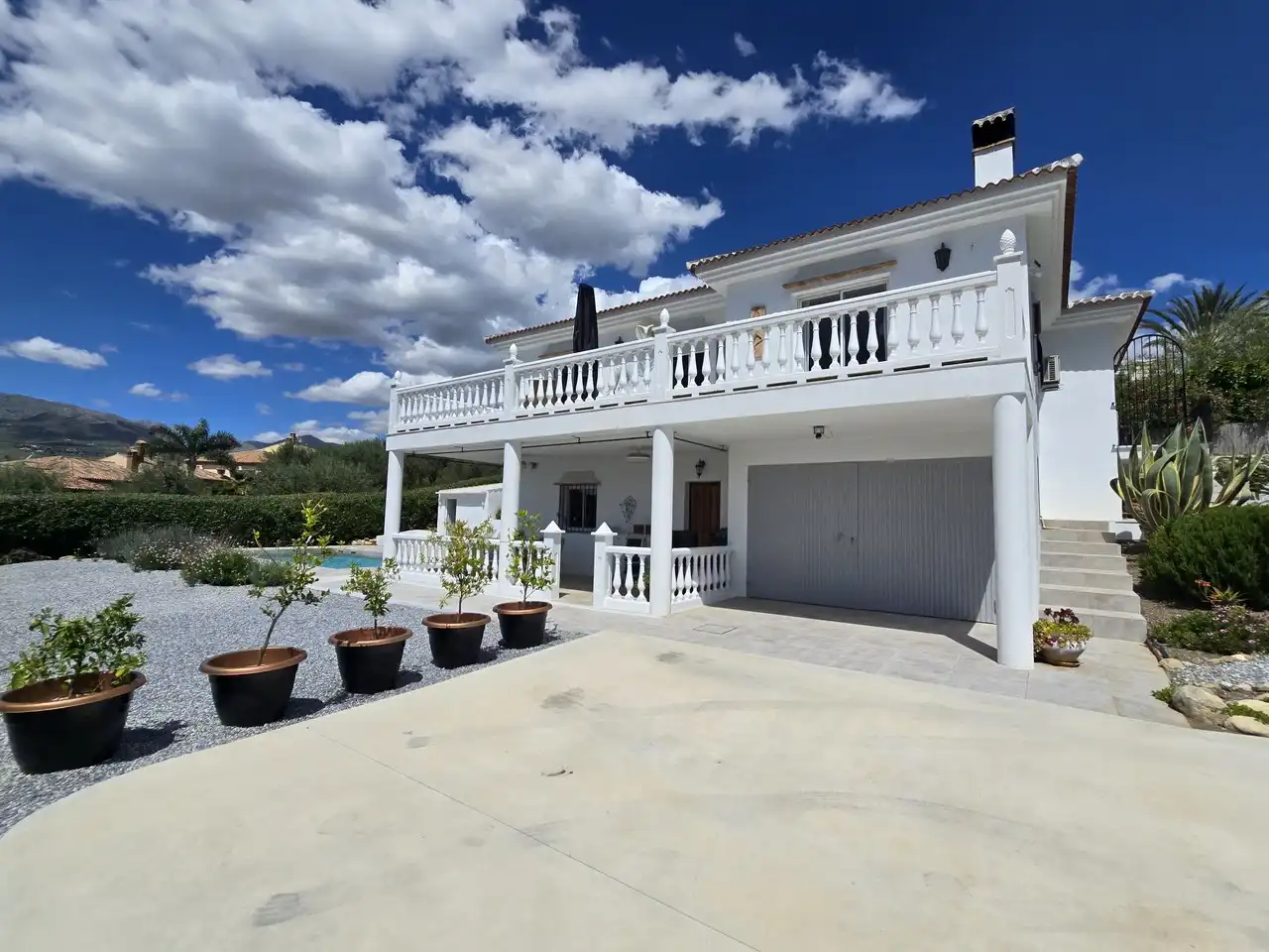 Vista exterior de Casa o chalet en venta en Alcaucín con Aire acondicionado y Piscina
