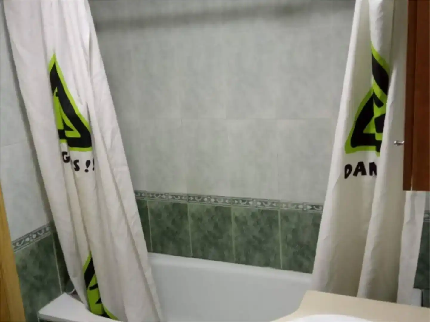 Bany de Pis en venda en Melilla amb Aire condicionat i Moblat