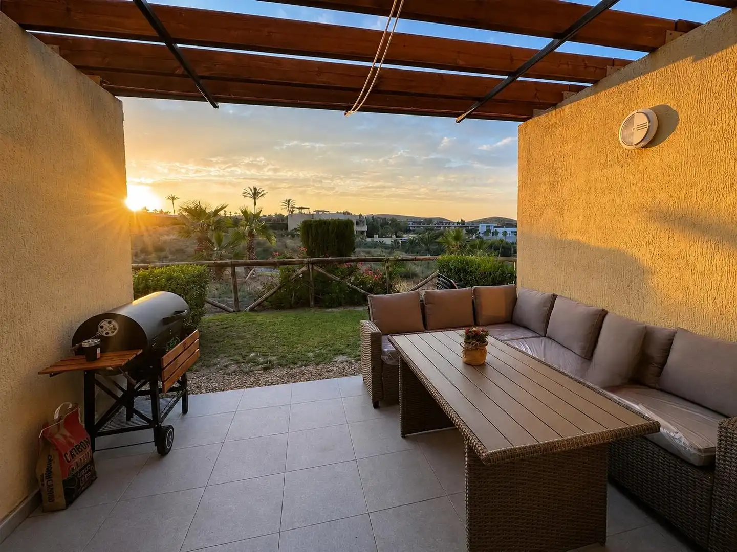 Maison mitoyenne avec piscine à vendre à VALLE DEL SOL