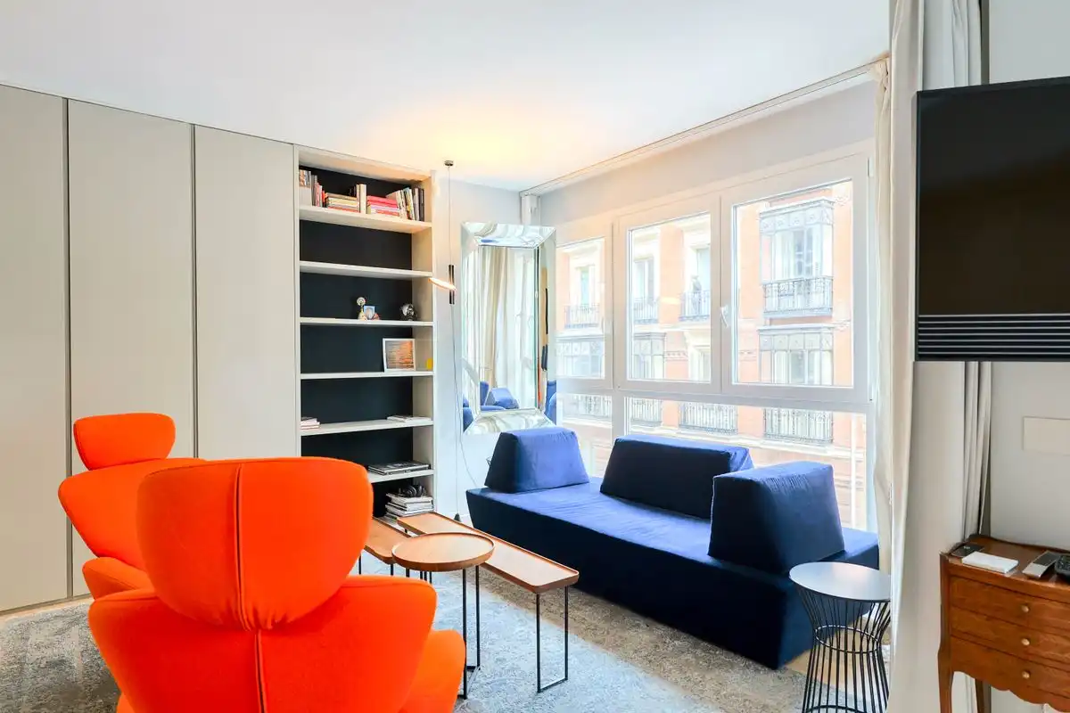 Loft zum Verkauf in Calle de la Academia, Jerónimos