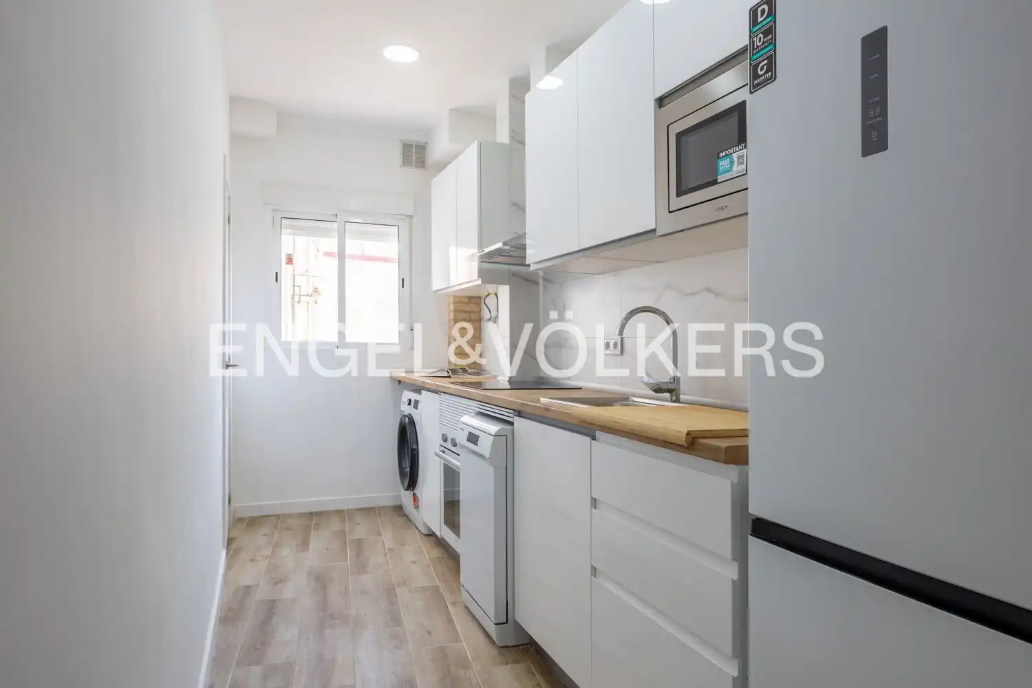 Kitchen of Flat for rent in Valencia  with Air Conditioner, Heating and Furnished