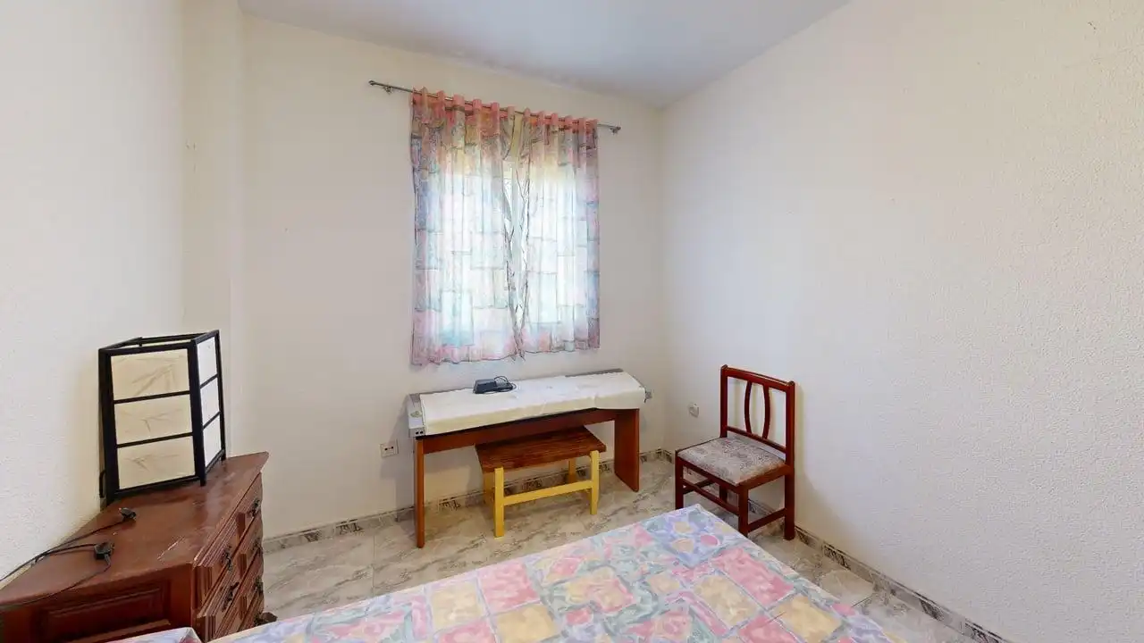 Dormitori de Casa o xalet en venda en Jaén amb Traster i Piscina comunitària