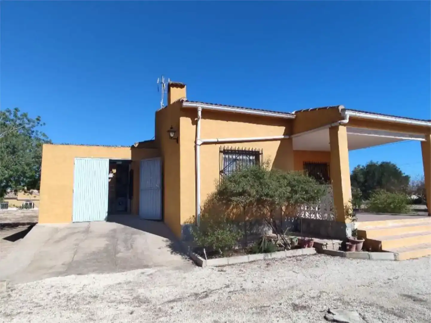 Vista exterior de Piso en venta en Elche / Elx con Jardín privado y Trastero