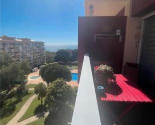 Dormitori de Apartament de lloguer en Benalmádena amb Terrassa i Piscina