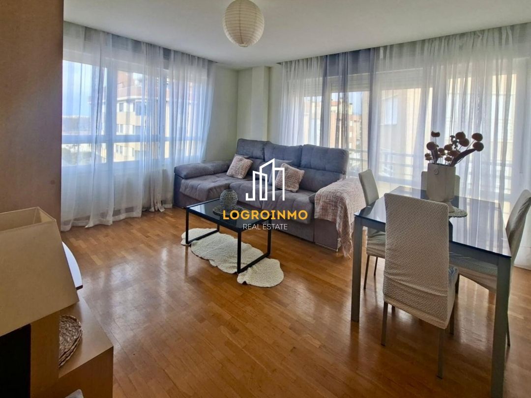 Sala d'estar de Dúplex en venda en Villamediana de Iregua amb Calefacció, Terrassa i Traster