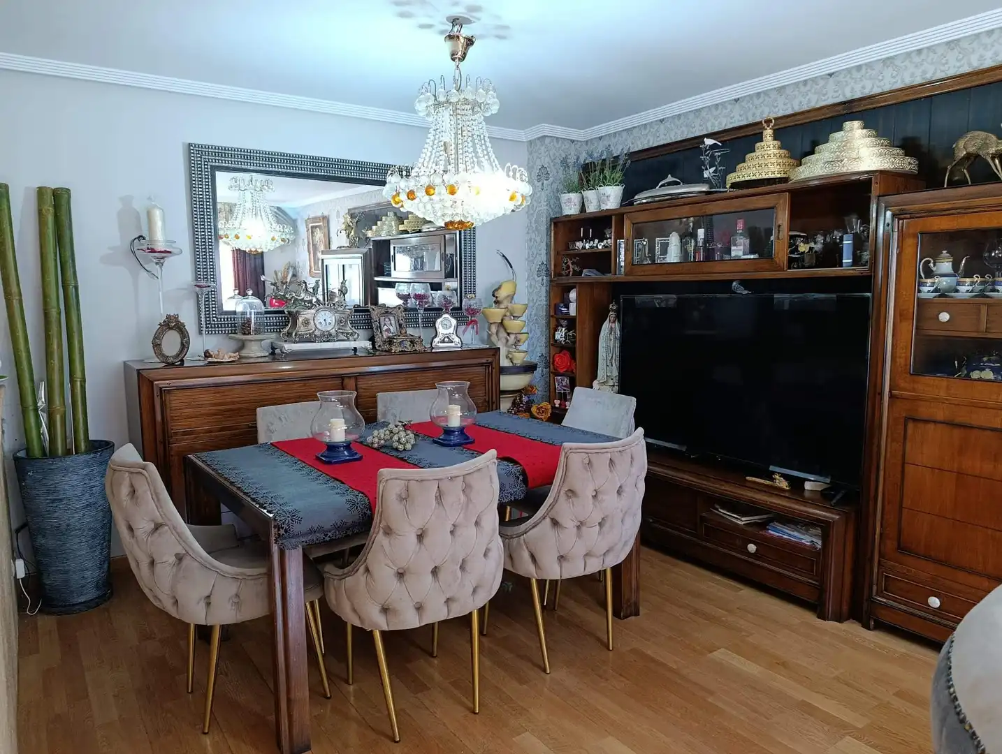 Comedor de Casa adosada en venta en Valverde de la Virgen con Jardín privado, Terraza y Balcón