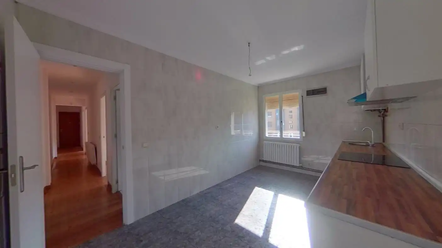 Flat for sale in SANTA ENGRACIA I / SANTA ENGRAZIA I ZEHARKALEA, Buztintxuri