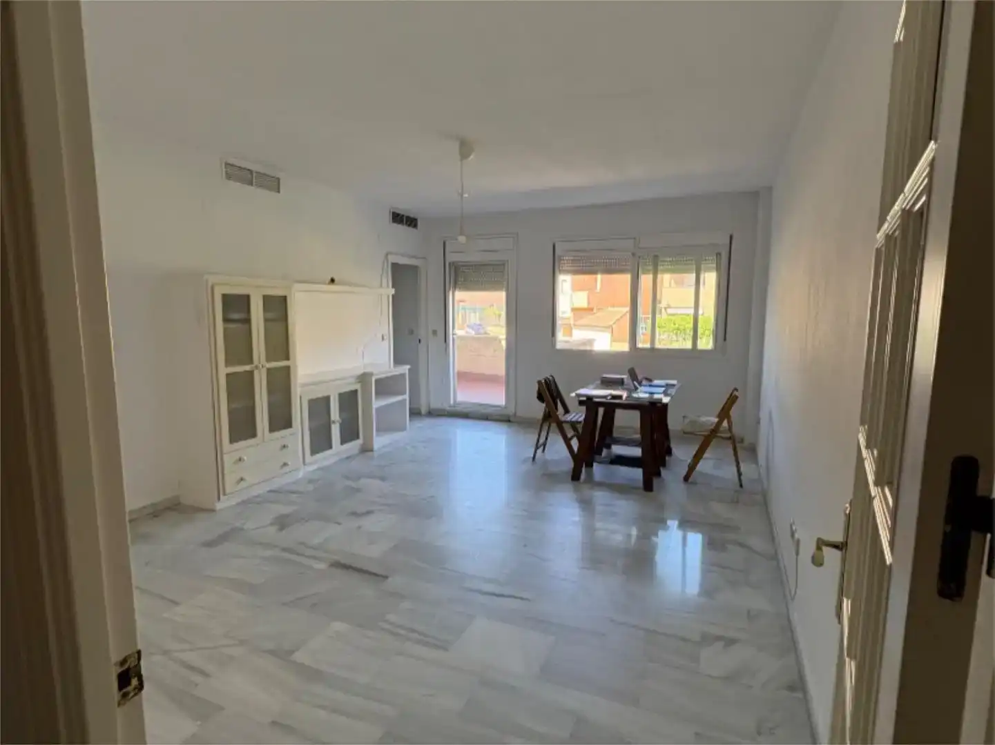 Comedor de Piso de alquiler en Tomares con Aire acondicionado, Piscina y Balcón