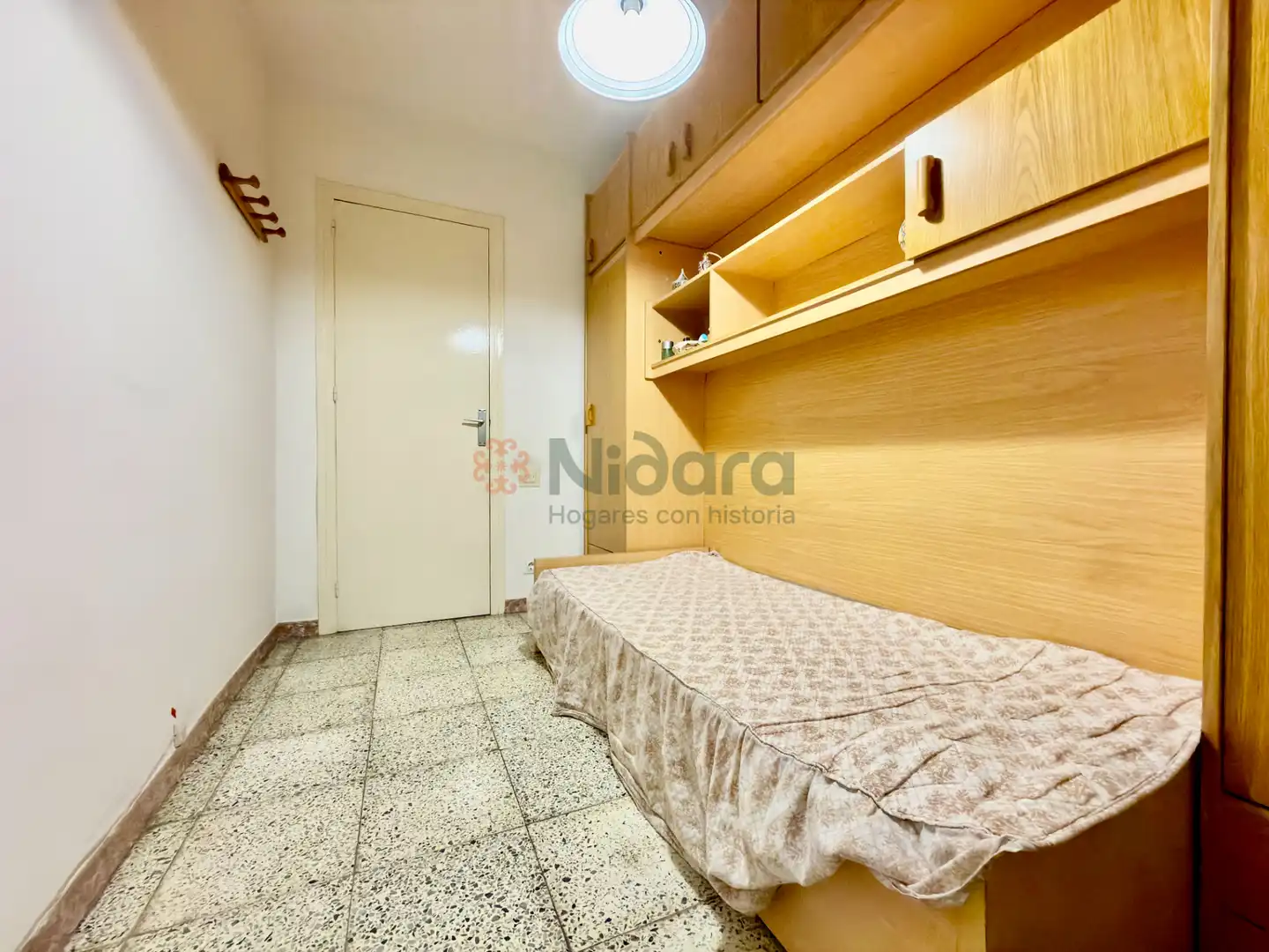 Schlafzimmer von Wohnung zum Verkauf in Barcelona mit Möbliert, Ofen und Balkon