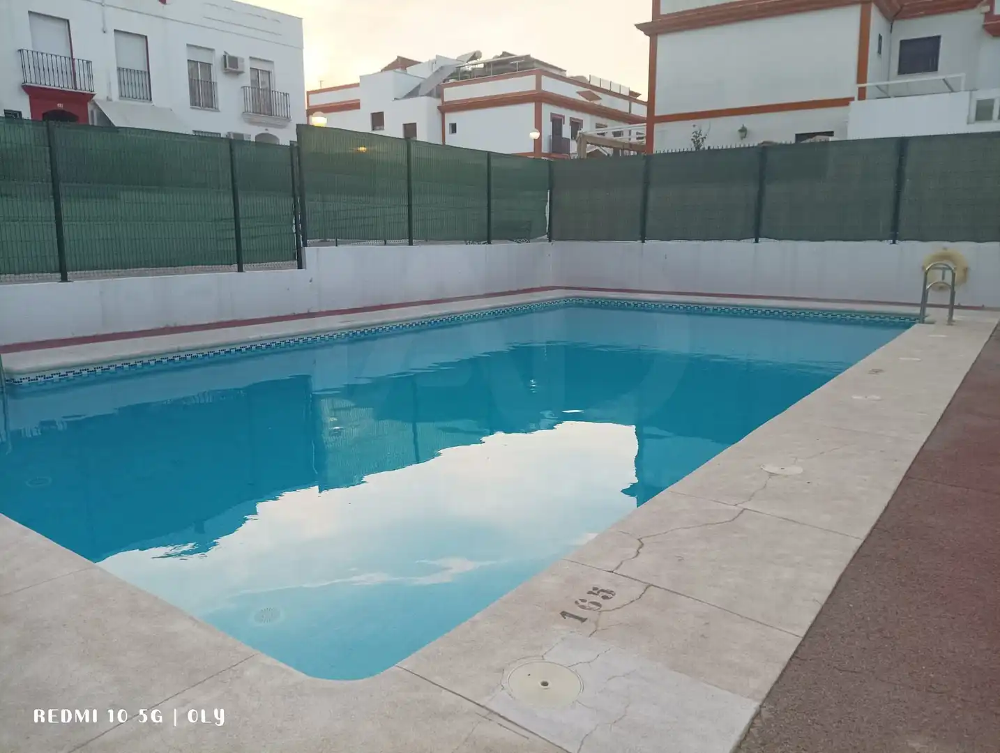 Piscina de Casa adosada en venda en Écija amb Aire condicionat, Calefacció i Terrassa