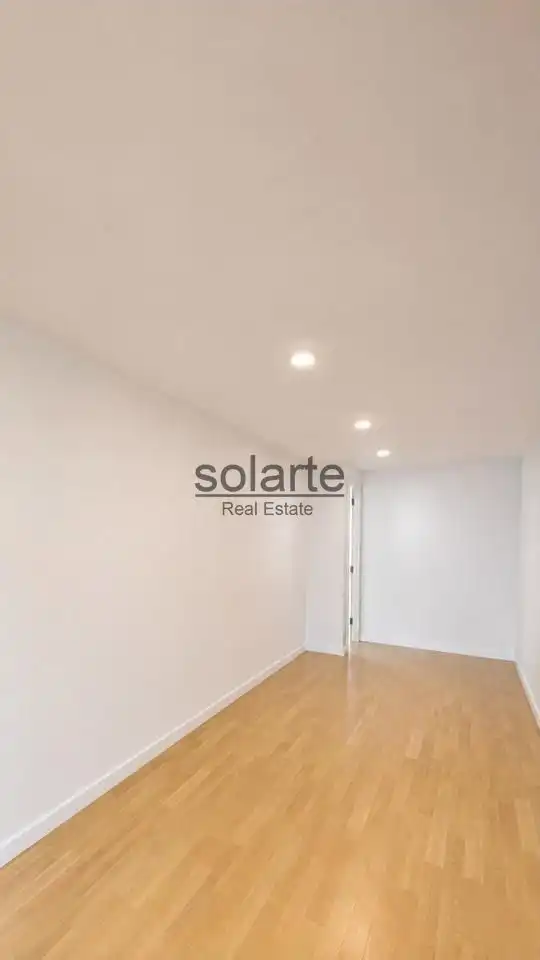 Planta baixa en venda en L'Hospitalet de Llobregat amb Aire condicionat i Parquet