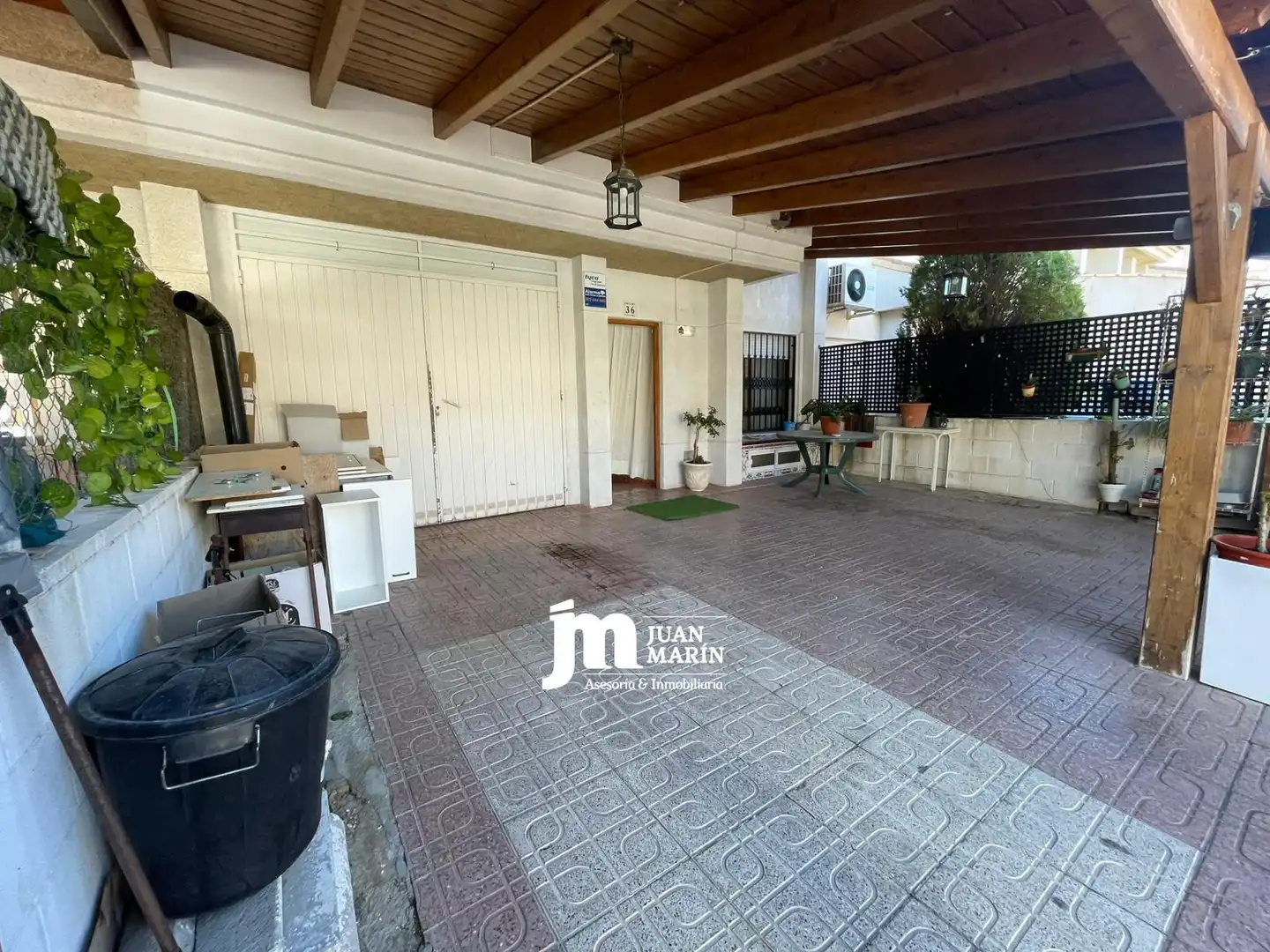 Vista exterior de Casa adosada en venda en Cieza amb Aire condicionat, Balcó i Piscina comunitària