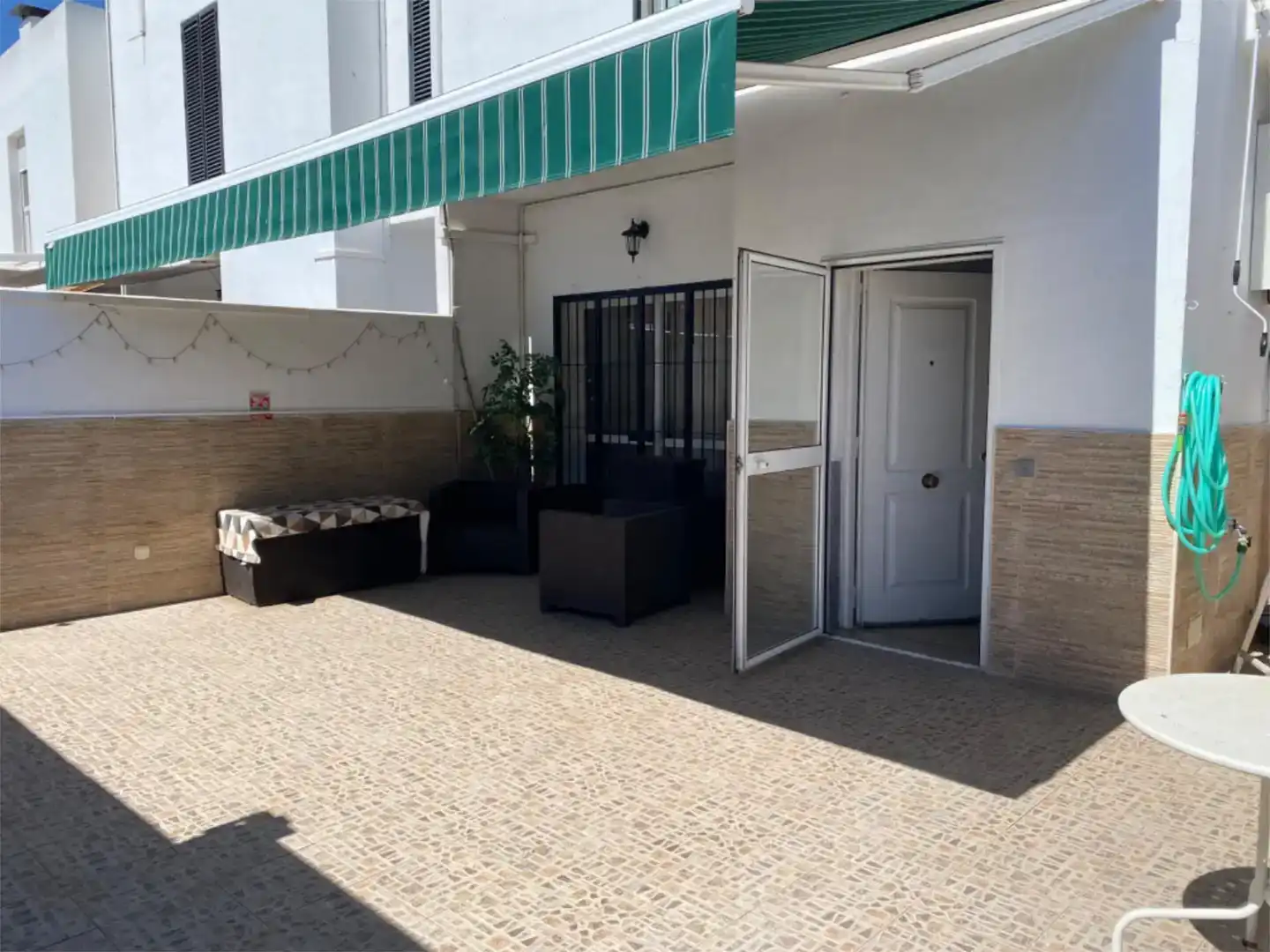 Terrace of Houses for share in Bormujos  with Air Conditioner, Private garden and Storage room