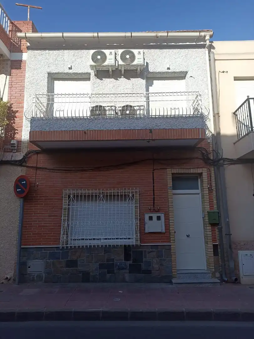 Vista exterior de Casa o xalet en venda en Murcia amb Aire condicionat, Calefacció i Jardí privat