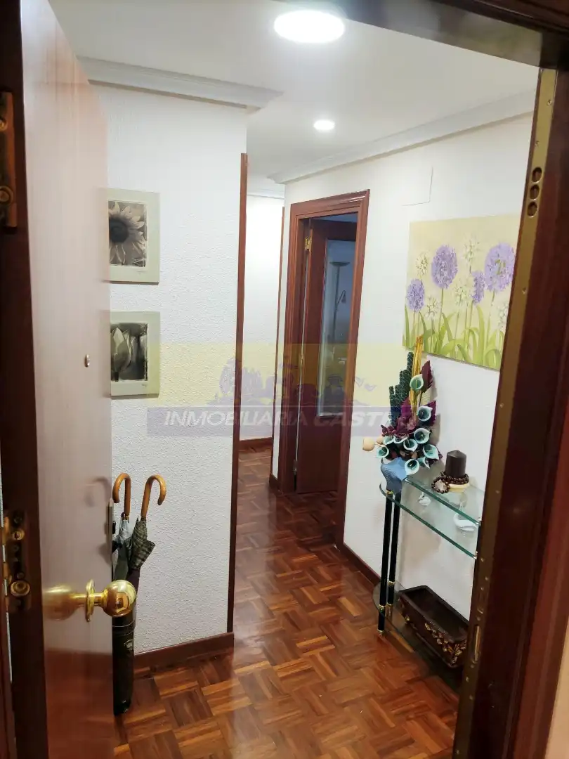 Piso con terraza en alquiler en Calle Leonardo Rucabado, imagen 5