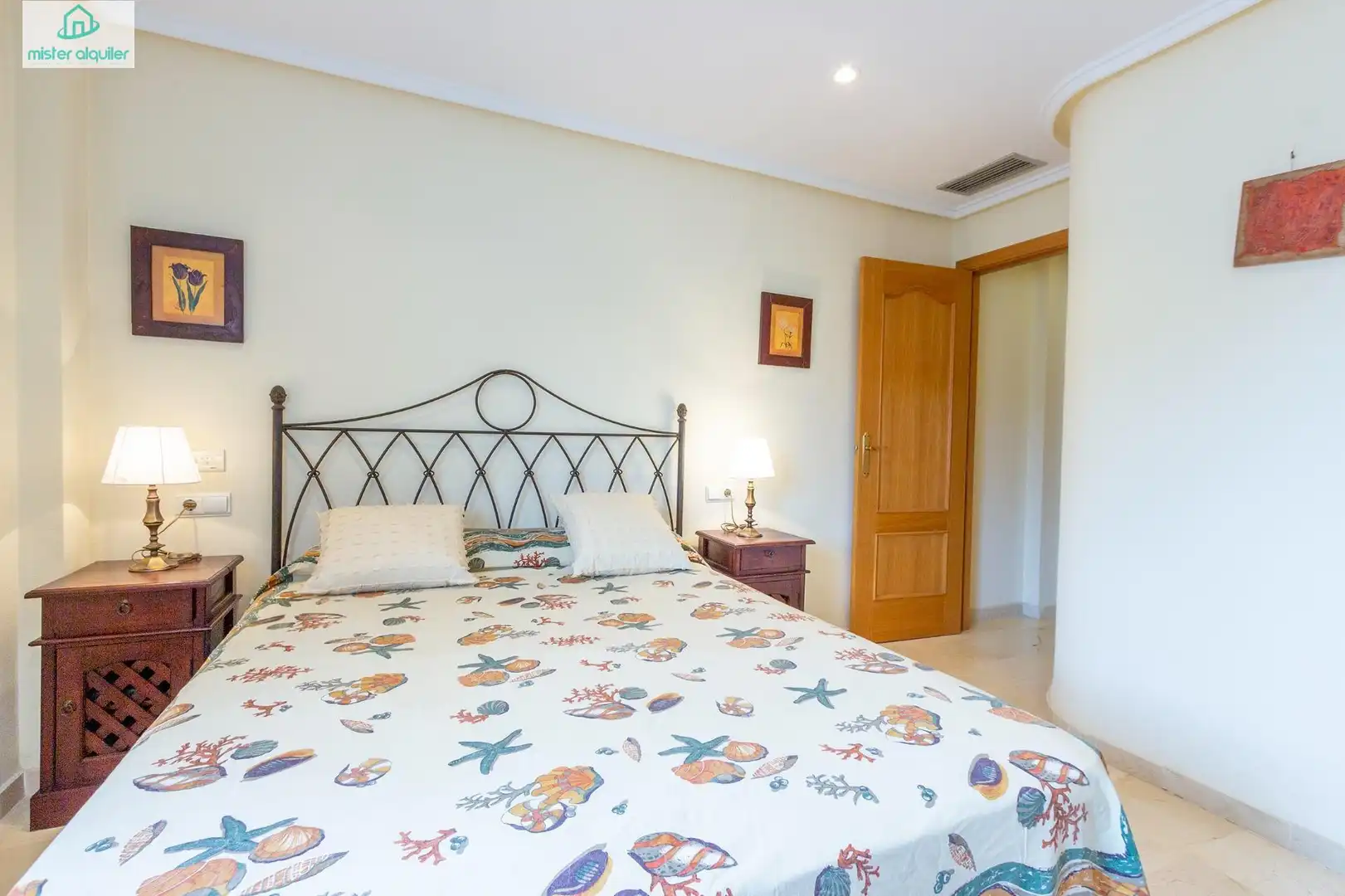 Schlafzimmer von Wohnungen zur Miete in Alicante / Alacant mit Klimaanlage, Heizung und Privatgarten