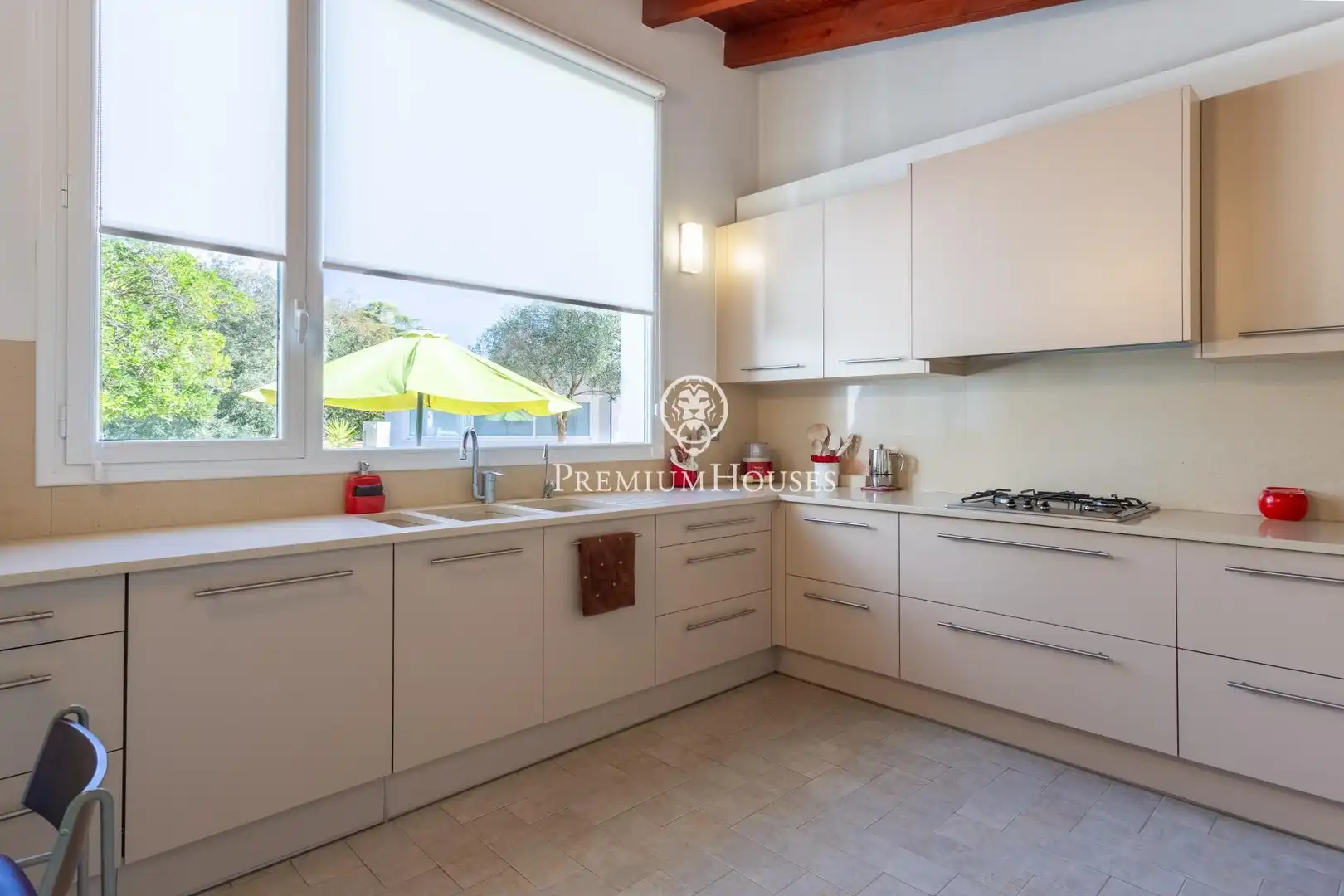 Kitchen of Houses for sale in Argentona  with Air Conditioner, Heating and Swimming Pool