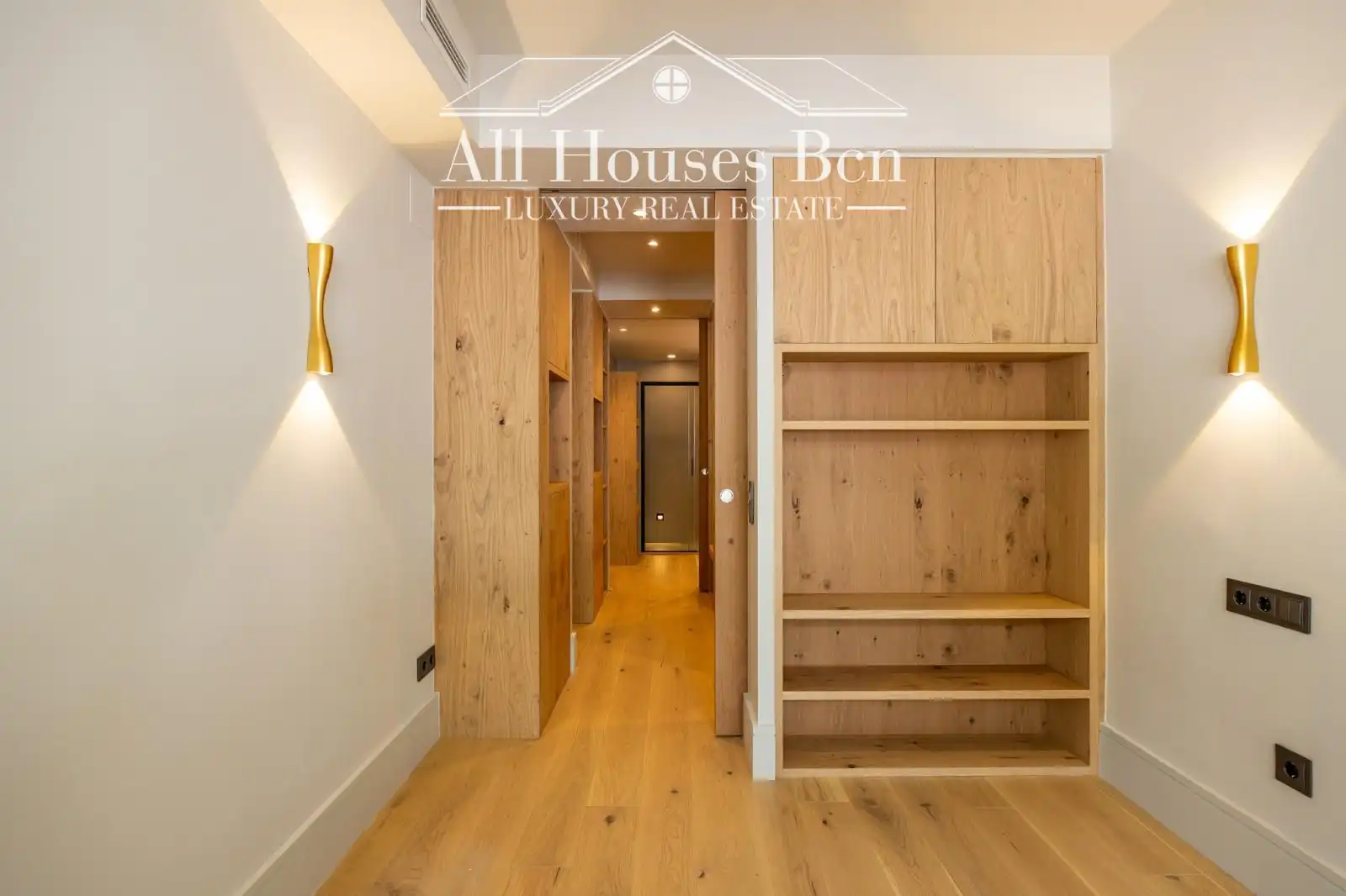 Bedroom of Flat for sale in Barcelona  with Air Conditioner, Heating and Parquet flooring