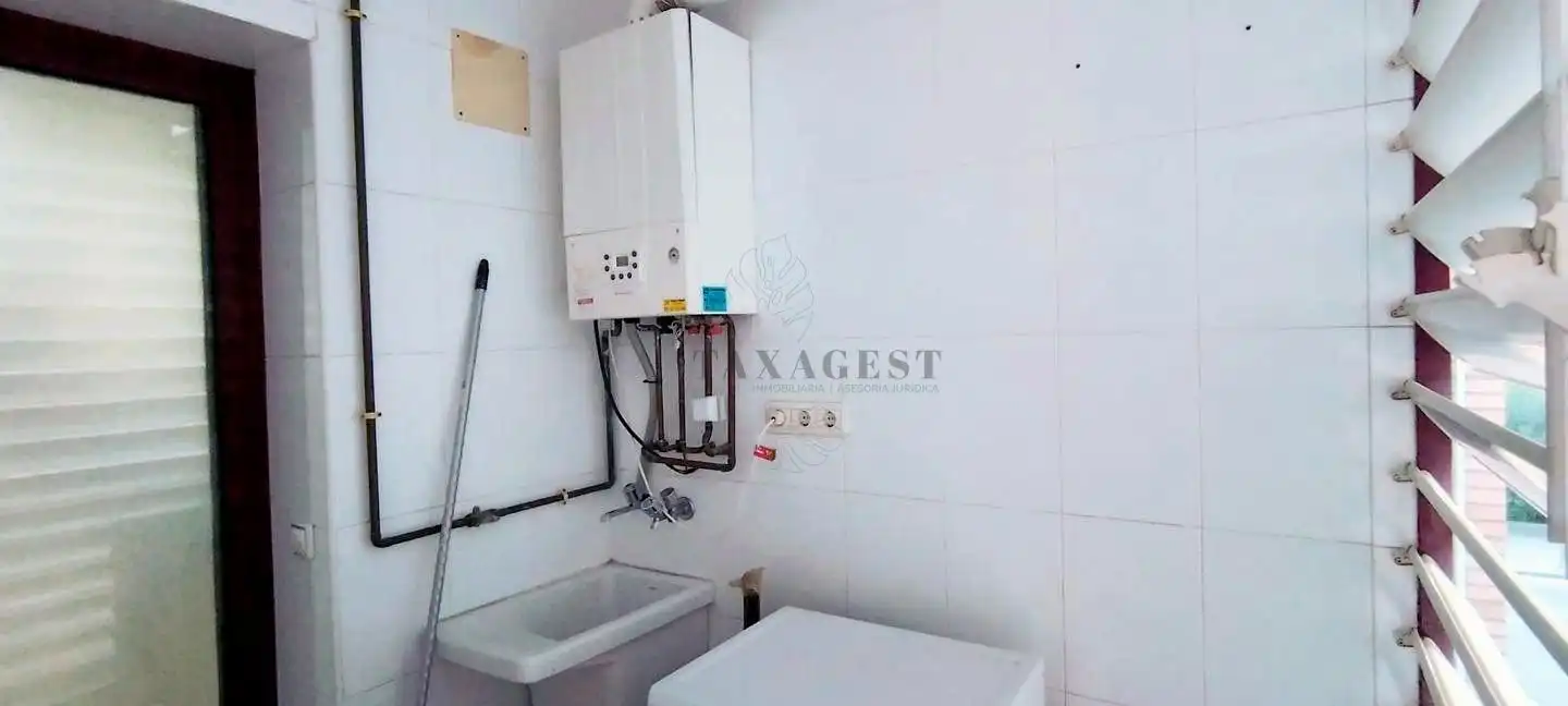 Baño de Piso de alquiler en Roquetes con Aire acondicionado, Terraza y Amueblado