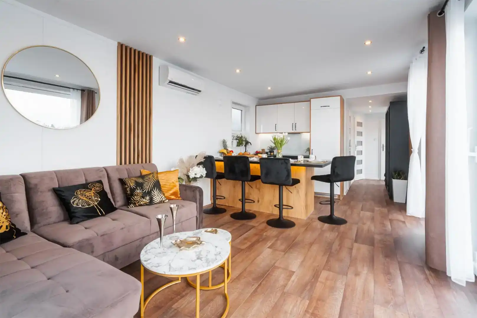 Sala d'estar de Apartament en venda en  Madrid Capital amb Aire condicionat