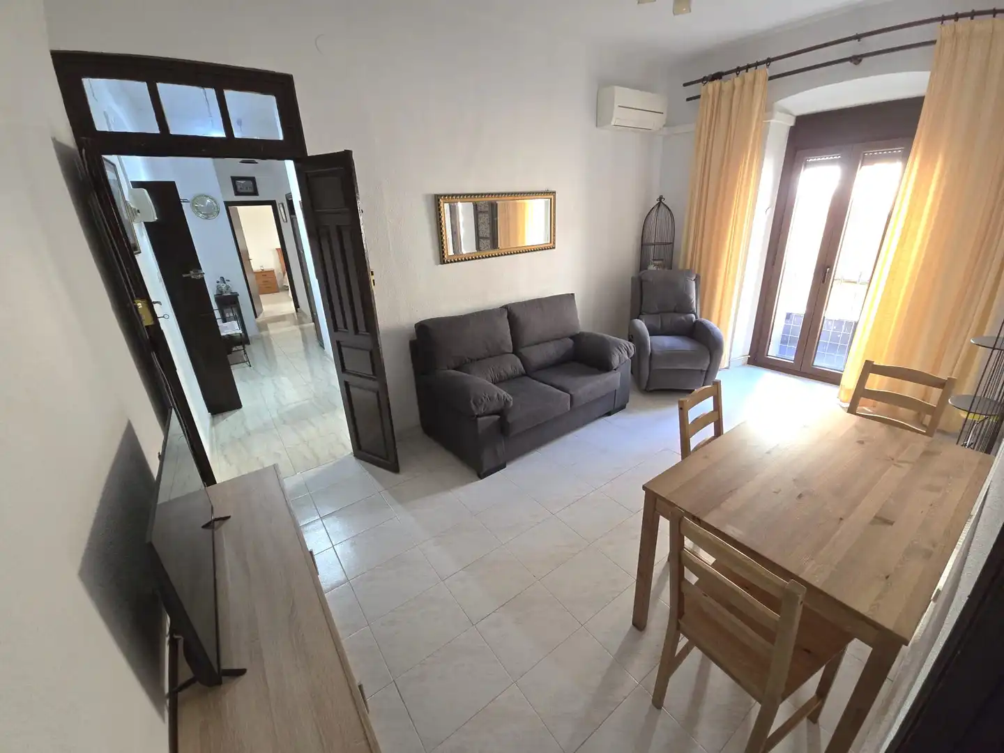 Sala de estar de Piso de alquiler en Cáceres con Aire acondicionado y Amueblado
