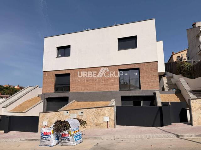 Casa-chalet en Venta en Calle america, 47 en Can Parellada