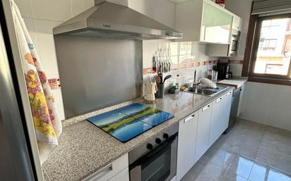 Cuina de Pis en venda en Marín amb Calefacció, Traster i Moblat