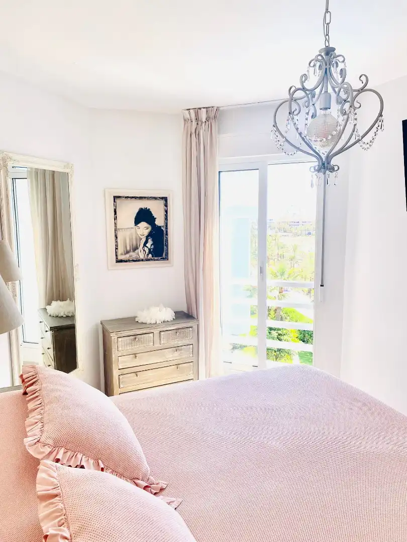 Schlafzimmer von Wohnung zur Miete in Benalmádena mit Klimaanlage, Terrasse und Möbliert