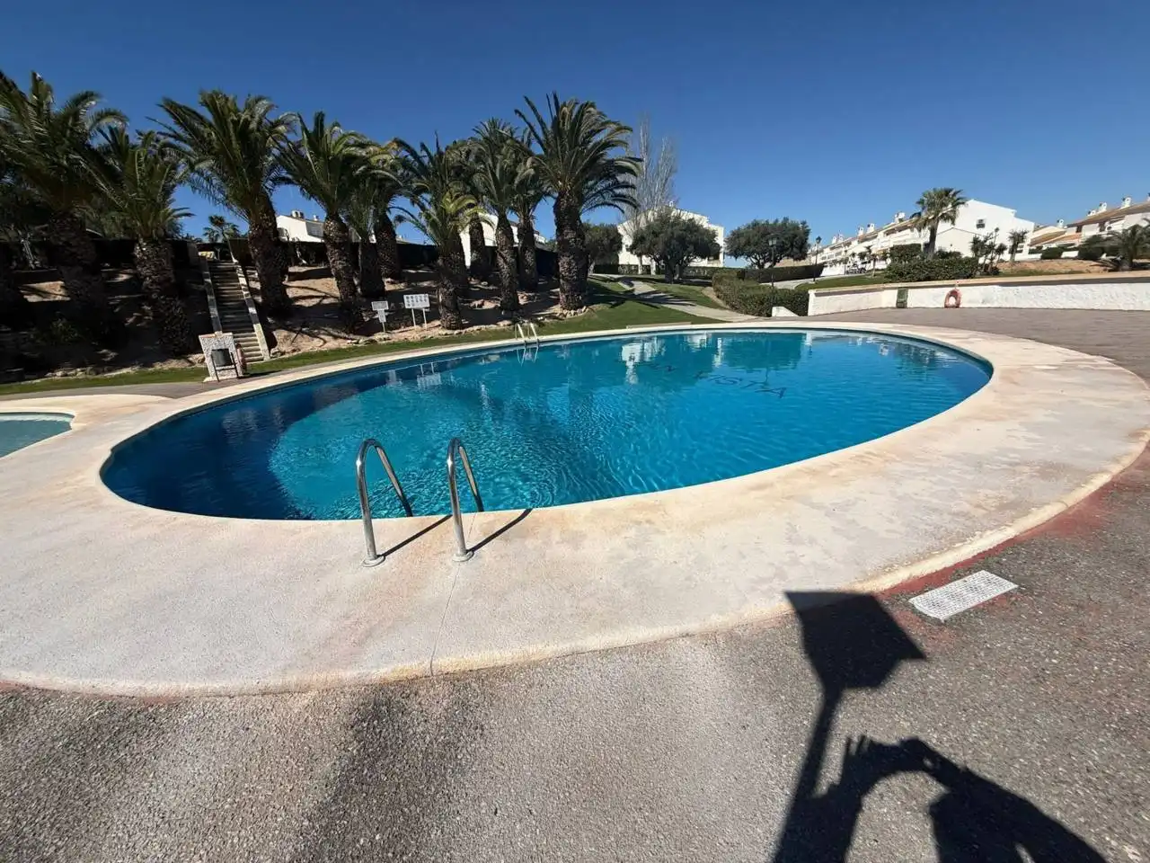 Schwimmbecken von Wohnung zum Verkauf in Santa Pola mit Klimaanlage, Terrasse und Gemeinschaftspool